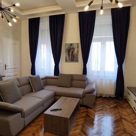 Zen Apartments Oradea Buitenkant foto